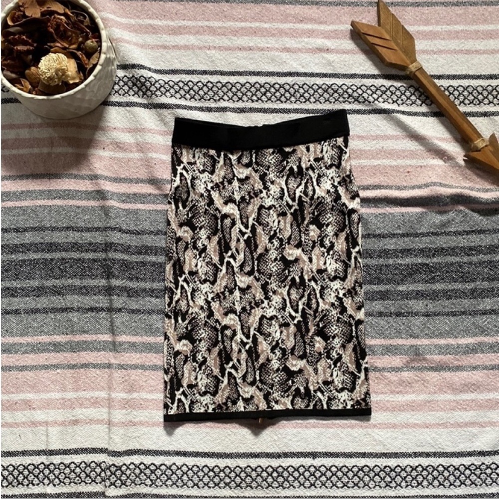 Vintage Cache' Size Xs Snakeprint Pencil Skirt Sw… - image 2